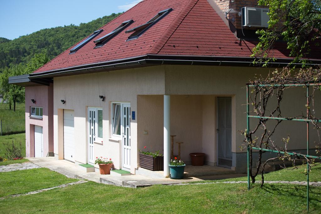 Apartment Oreskovic Otočac 外观 照片